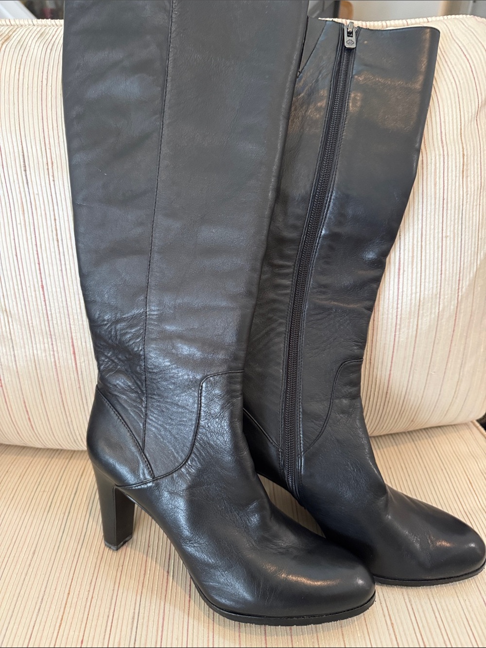 Antonio Melani Classic Black Leather Knee-High Boots 4” Heel size 8-1/2